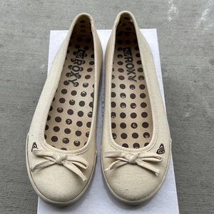 Roxy canvas flats